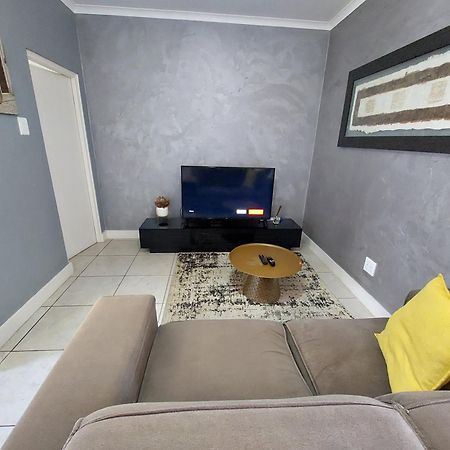 Zwelakho Furnished Apartments The Cube Johannesburg Esterno foto