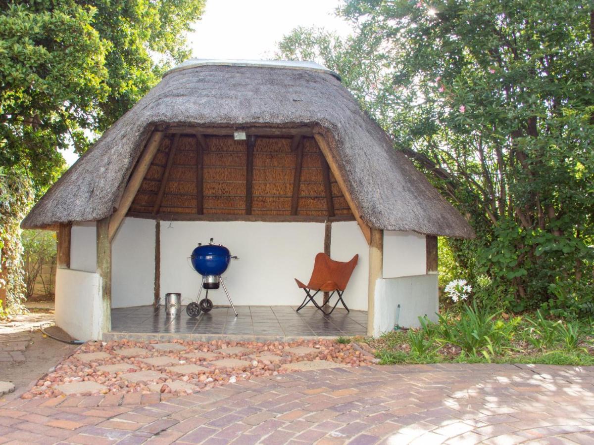Zwelakho Furnished Apartments The Cube Johannesburg Esterno foto