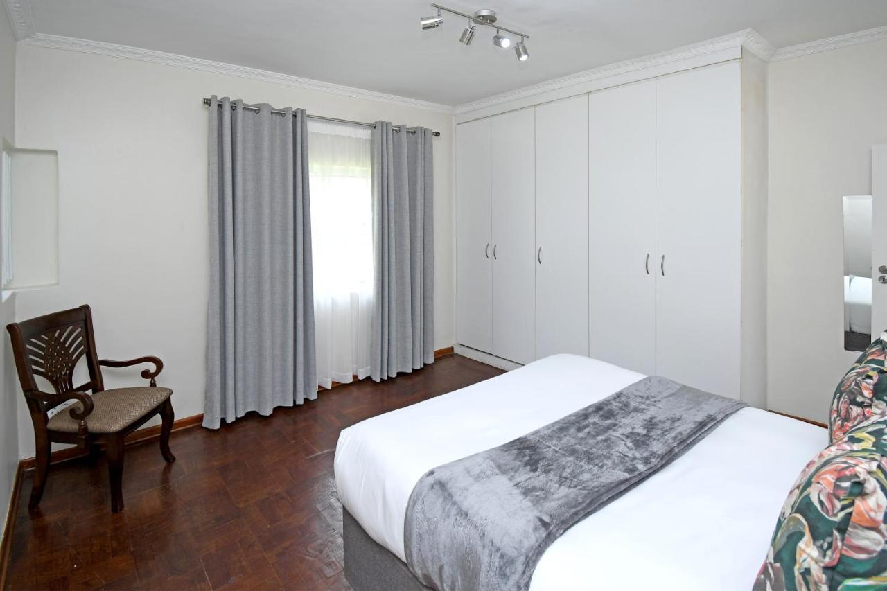 Zwelakho Furnished Apartments The Cube Johannesburg Esterno foto