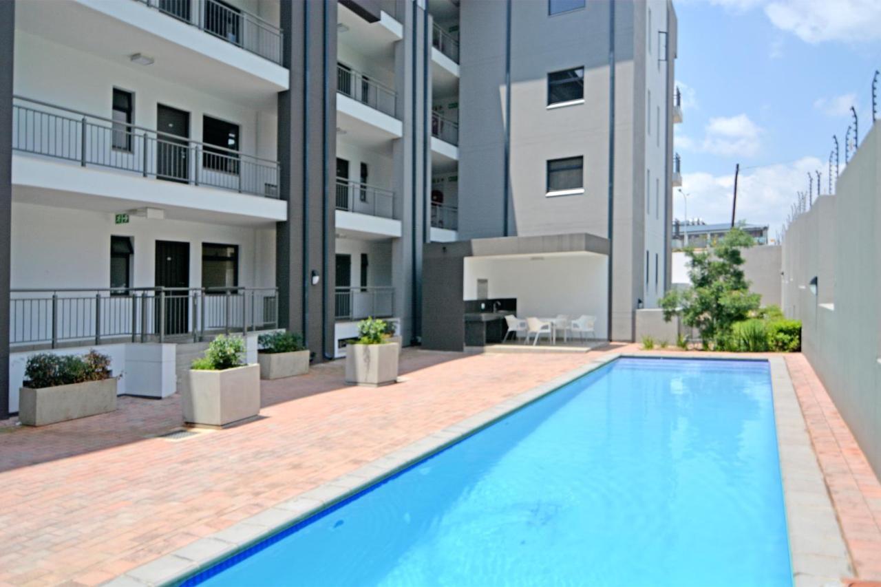 Zwelakho Furnished Apartments The Cube Johannesburg Esterno foto