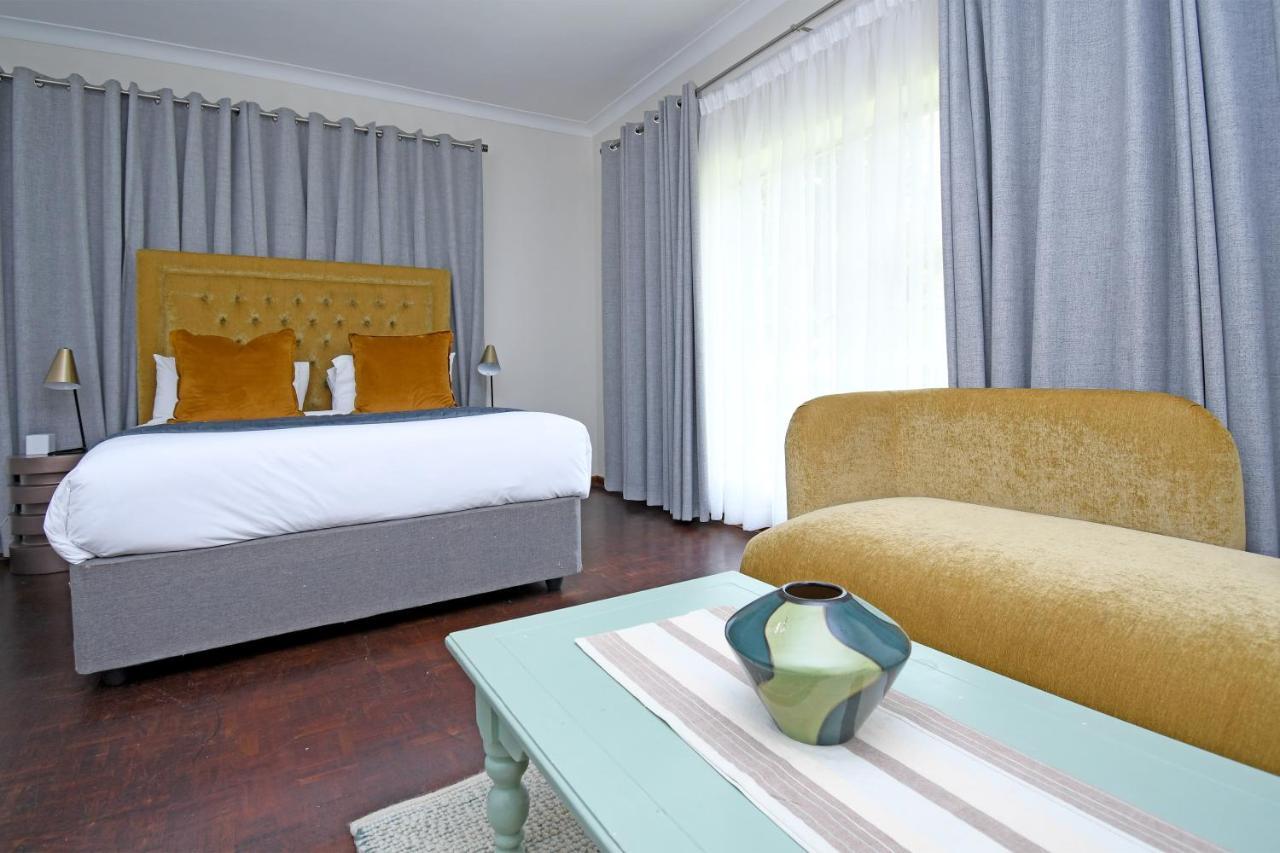 Zwelakho Furnished Apartments The Cube Johannesburg Esterno foto