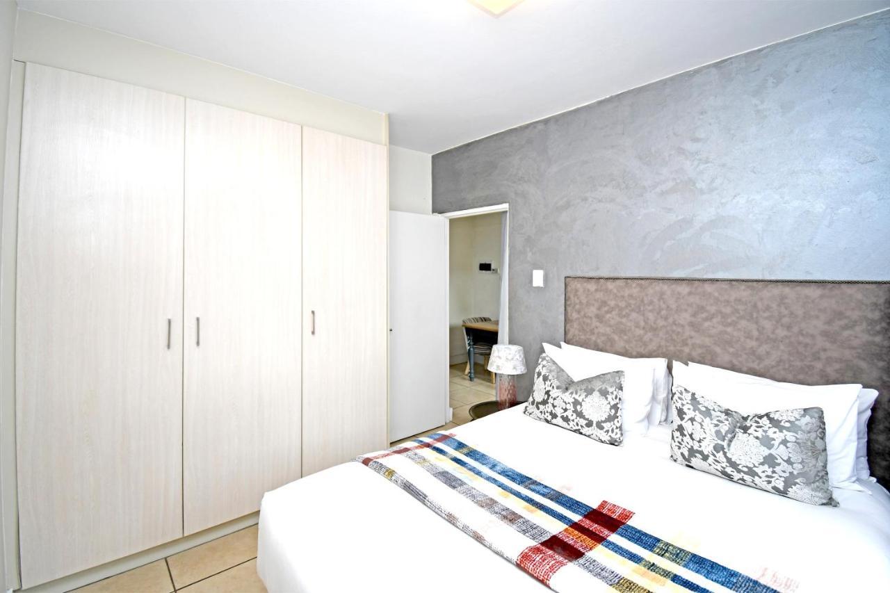 Zwelakho Furnished Apartments The Cube Johannesburg Esterno foto