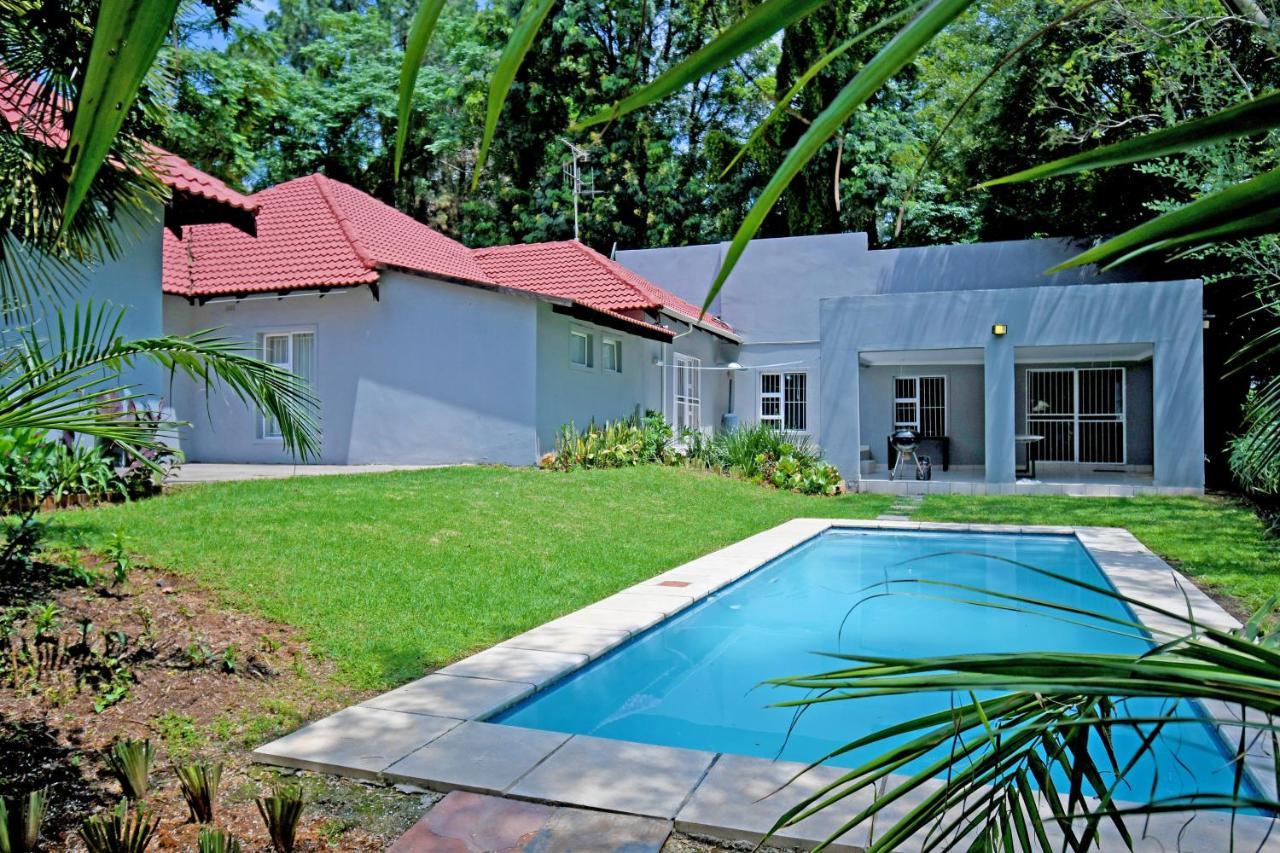 Zwelakho Furnished Apartments The Cube Johannesburg Esterno foto