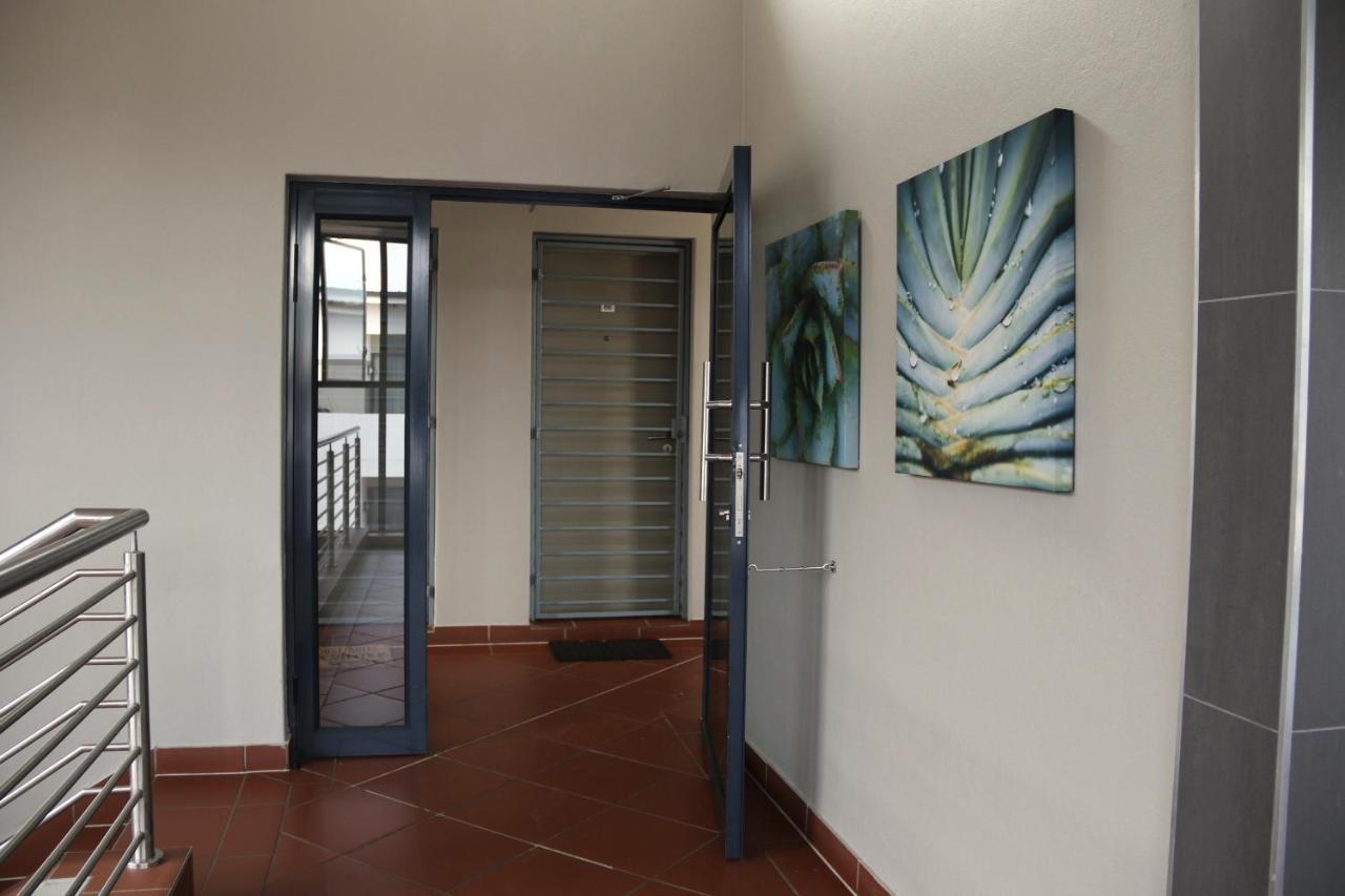 Zwelakho Furnished Apartments The Cube Johannesburg Esterno foto